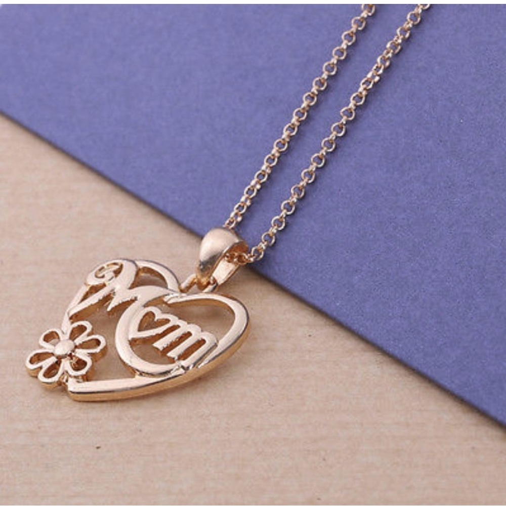🔵 3/$25 Trendy Jewels Gold Mom Heart Necklace